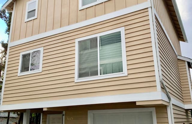 1225 NE 124th St - 1225 Northeast 124th Street, Seattle, WA 98125