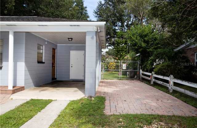 1703 W JOHNSTON AVENUE Gallery 4