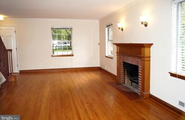 5620 MACARTHUR BOULEVARD NW Gallery 3