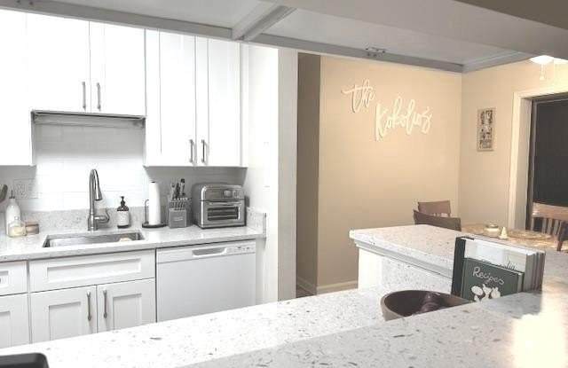 23250 CHESTNUT OAK Court unit: 1030 photos photos