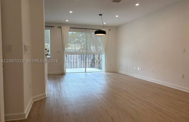 8671 NW 112th Ct Gallery 4