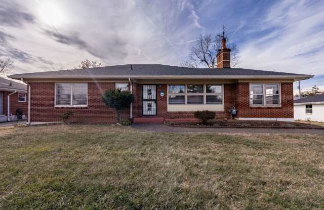 3706 Chevy Chase Rd (West Buechel/Hikes Ln) photos photos