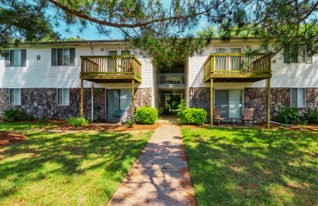 Hillwood Manor Apartments Gallery 1