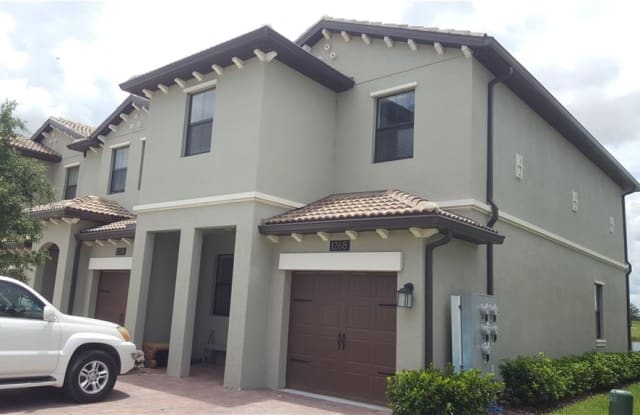 1268 ROYAL STREET - 1268 Royal Street, Kissimmee, FL 34744