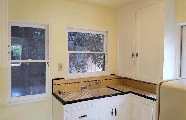 4409 Finley Avenue 1/2 Gallery 3