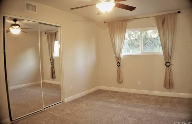 2467 Leaflock Avenue Gallery 4