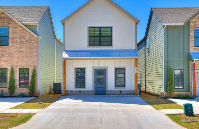 Brand New Duplexes Downtown Edmond photos photos