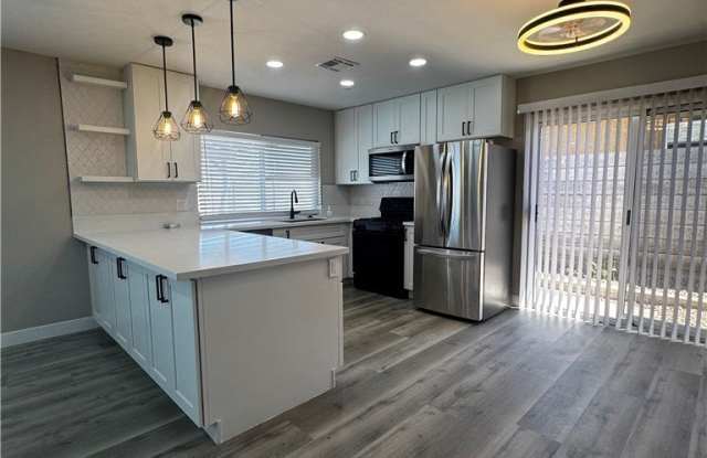 336 VIEWMONT Drive Gallery 4