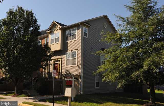 8106 OLD POHICK CT - 8106 Old Pohick Court, Lorton, VA 22079