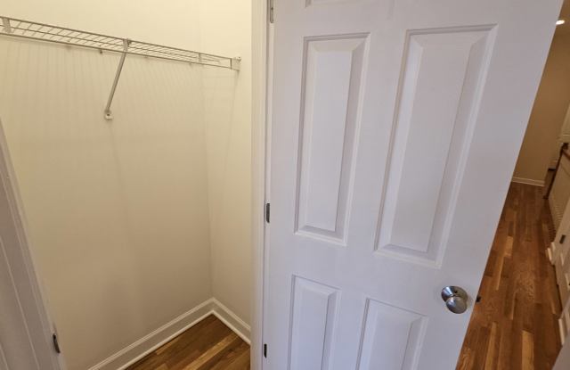 509 North Hartland Court Gallery 4
