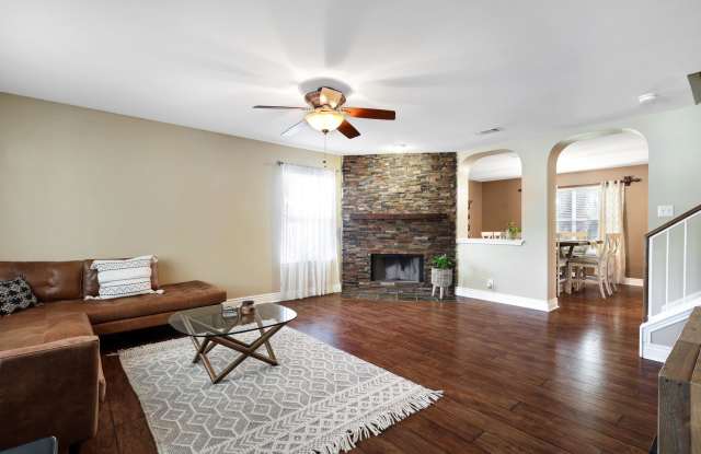 Stunning Two-Story in Helotes Crossing Gated Community Gallery 4