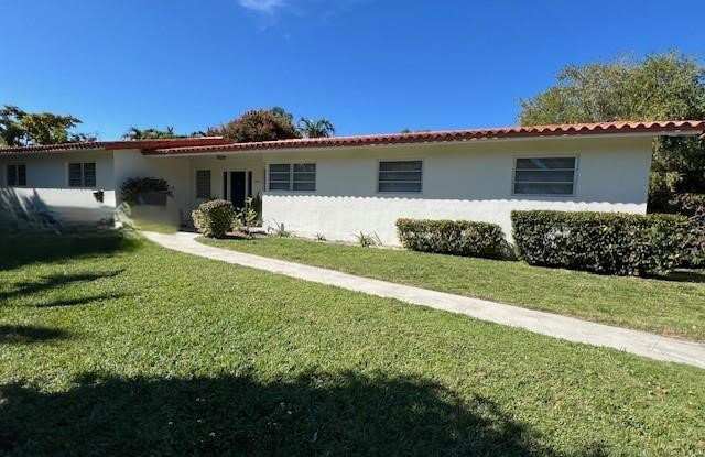 2500 Southwest 58th Avenue photos photos