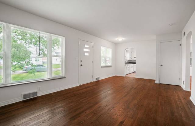 1000 Glenmore Avenue Gallery 4