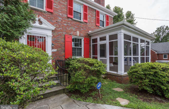 1358 JONQUIL ST NW Gallery 2