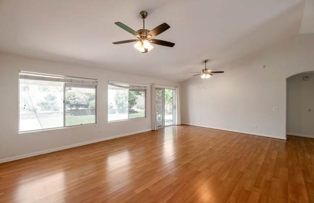 Stylish 3-Bedroom Home with Pool in Phoenix photos photos