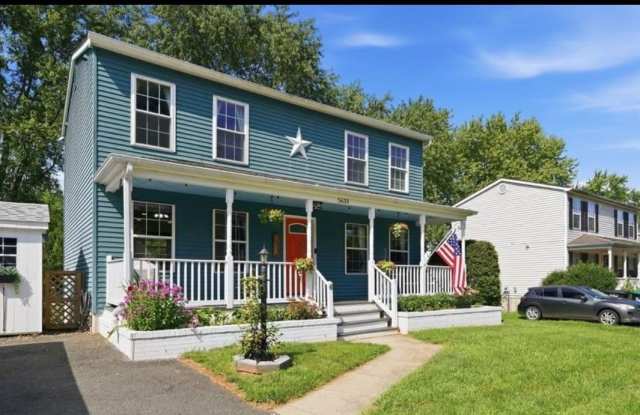 5633 ROUNDTREE Drive Gallery 2