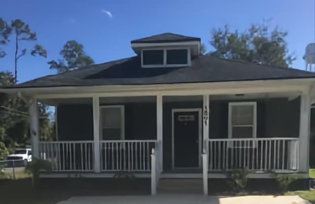 1501 WALNUT ST - 1501 Walnut Street, Green Cove Springs, FL 32043 1501 WALNUT ST - 1501 Walnut Street, Green Cove Springs, FL 32043