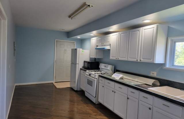 Charming 3BR Duplex in Harvey Gallery 3