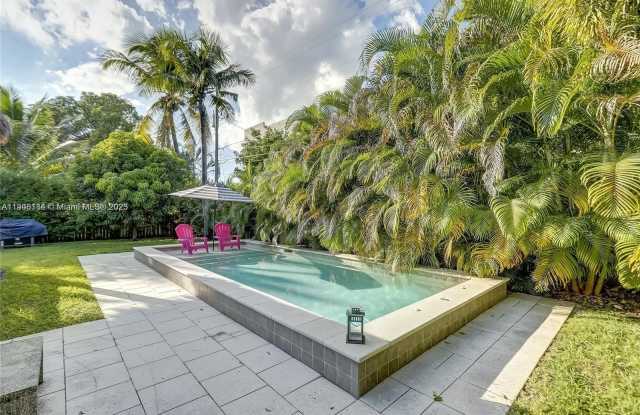 1637 Cleveland St photos photos