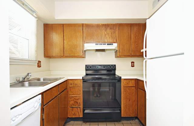 2027-2028 Student Housing - Walk to UVA & The Corner! Gallery 4