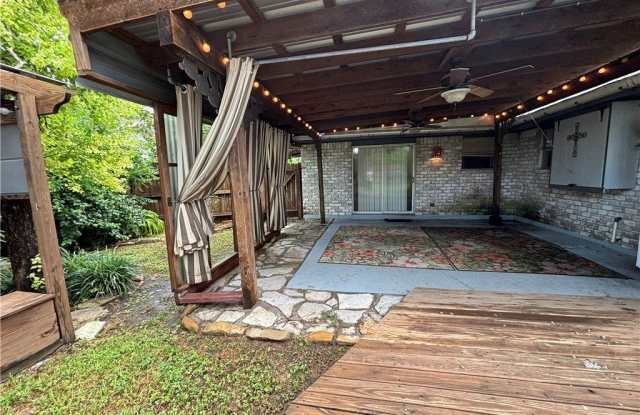 1801 Live Oak Drive Gallery 4