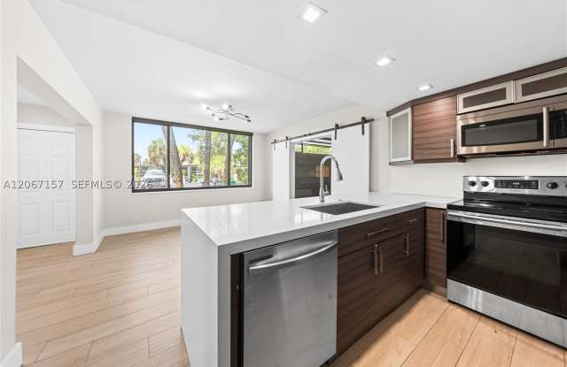 6480 Miami Lakes Dr E Gallery 4