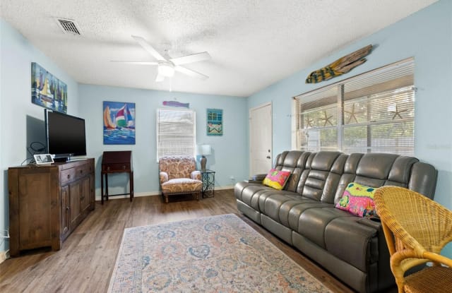 2719 BEACH BOULEVARD S Gallery 3