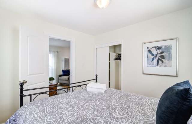 306 East Oceanfront Gallery 4