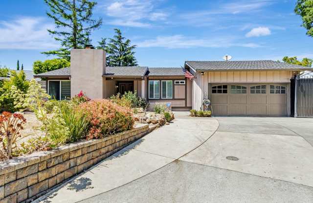 Saratoga Gem - 4BR Home Open Floor Plan  Outdoor Space photos photos