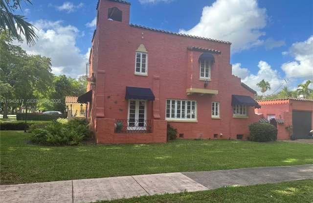 915 Ferdinand St photos photos