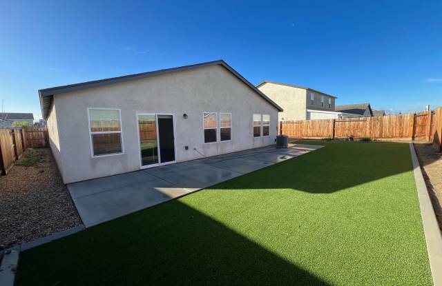 10210 Cooper Lake Avenue Gallery 4