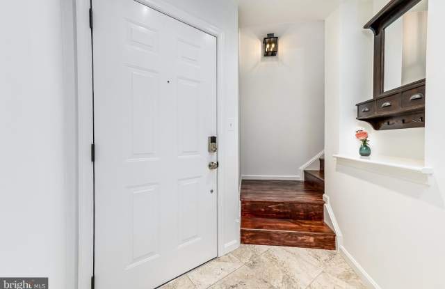 46600 ELLICOTT Square Gallery 4