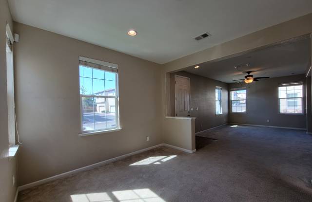 820 Blossom Rock Ln Gallery 3