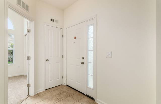 322 Cover Place Gallery 2