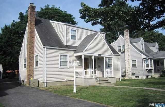 689 Godwin Avenue 2 photos photos