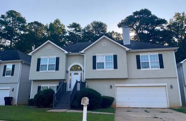 Centrally Located 4 Bed/3 Bath Home w/ Recent Updates! Gallery 1