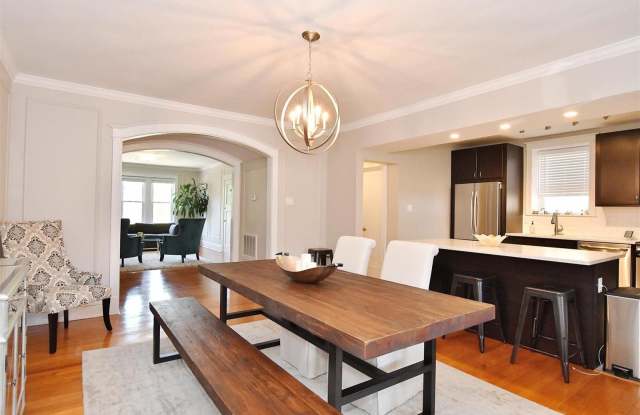 6252 Rosebury Gallery 2