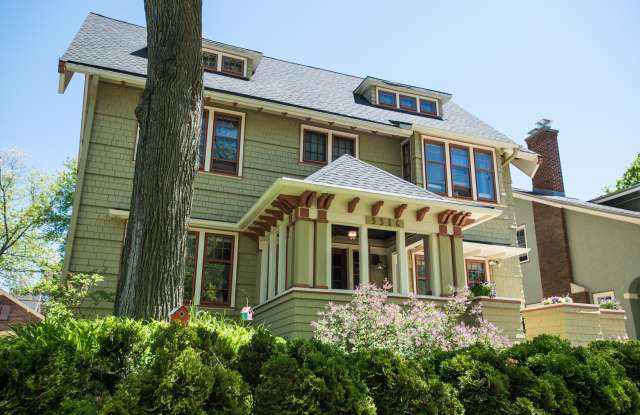 3316 N Summit Ave - 3316 North Summit Avenue, Milwaukee, WI 53211