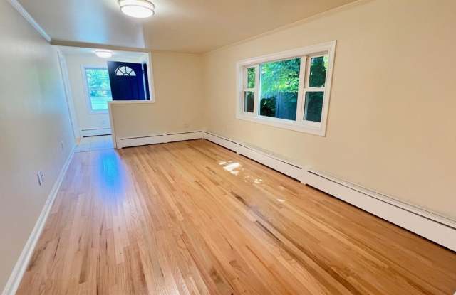 10 Lakeside Drive Gallery 4