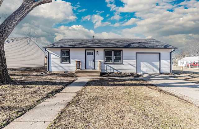 Charming 2 Bedroom Rental photos photos