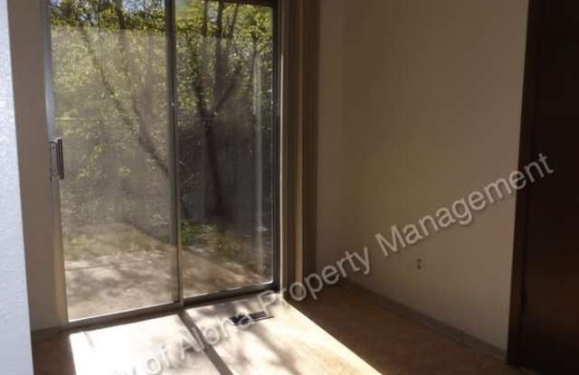 2010 N Hailey Ln Gallery 3