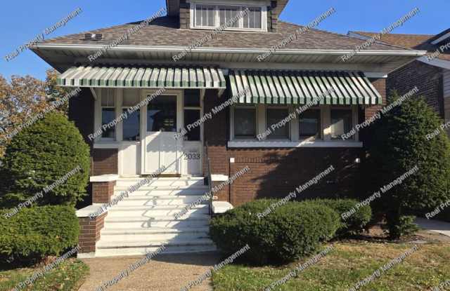 Charming 3 Bedroom Bungalow - 2033 Wespark Avenue, Hammond, IN 46394