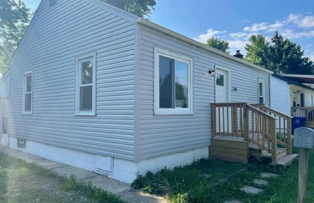 2766 N Hiawatha St photos photos