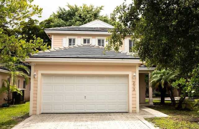 273 SE 32nd Ave photos photos