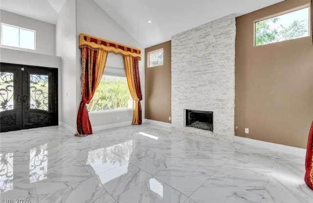 7824 Emerald Harbor Court Gallery 1