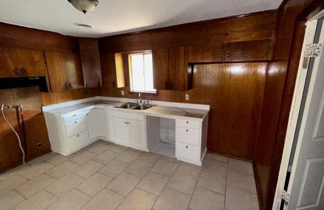 Move-In Ready 4BR/2BA Home in South Jackson | Spacious Living & Convenient Location Gallery 3