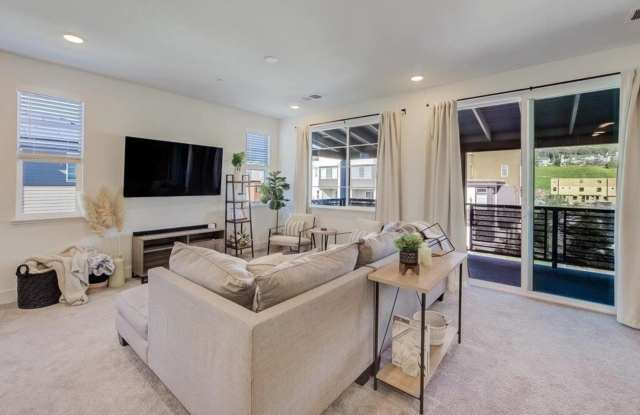 415 Arc Court photos photos