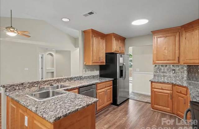 16306 Amber Field Drive Gallery 4