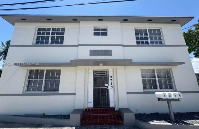 2210 NW North River Dr photos photos