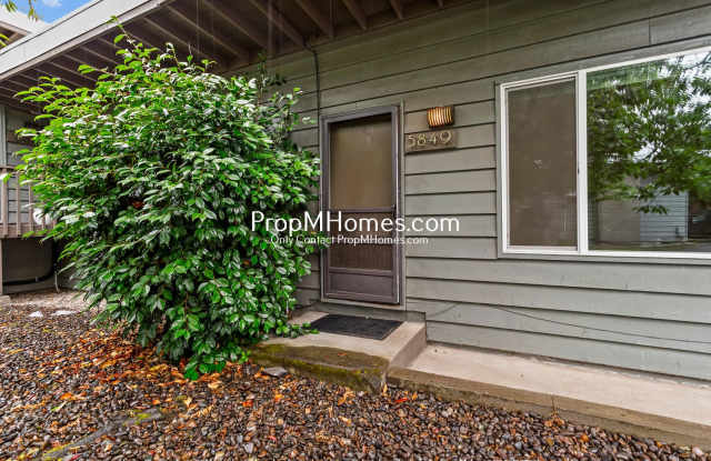 SW Portland Duplex Two Bedrooms + Attached Garage! photos photos